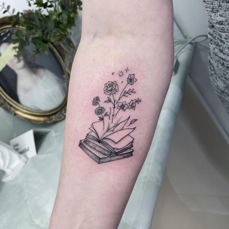 tatuagem de livros 139