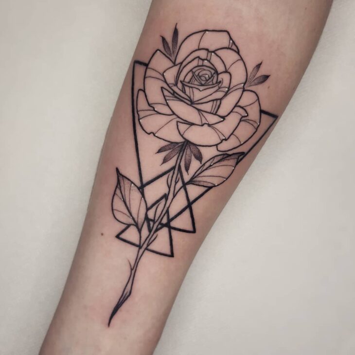 tatuagem de rosa 151