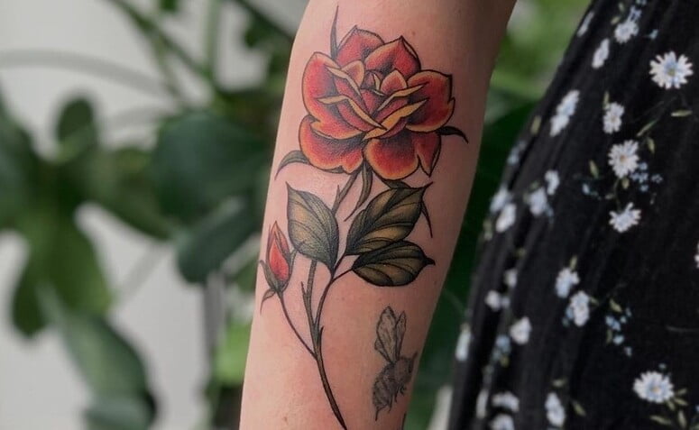 125 ideias de tatuagem de rosa para adotar o visual