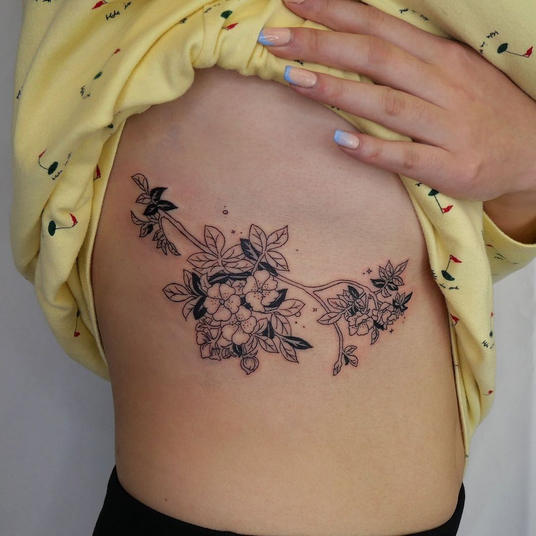 Tatuagem na costela: 70 modelos para ajudar na sua decisão
