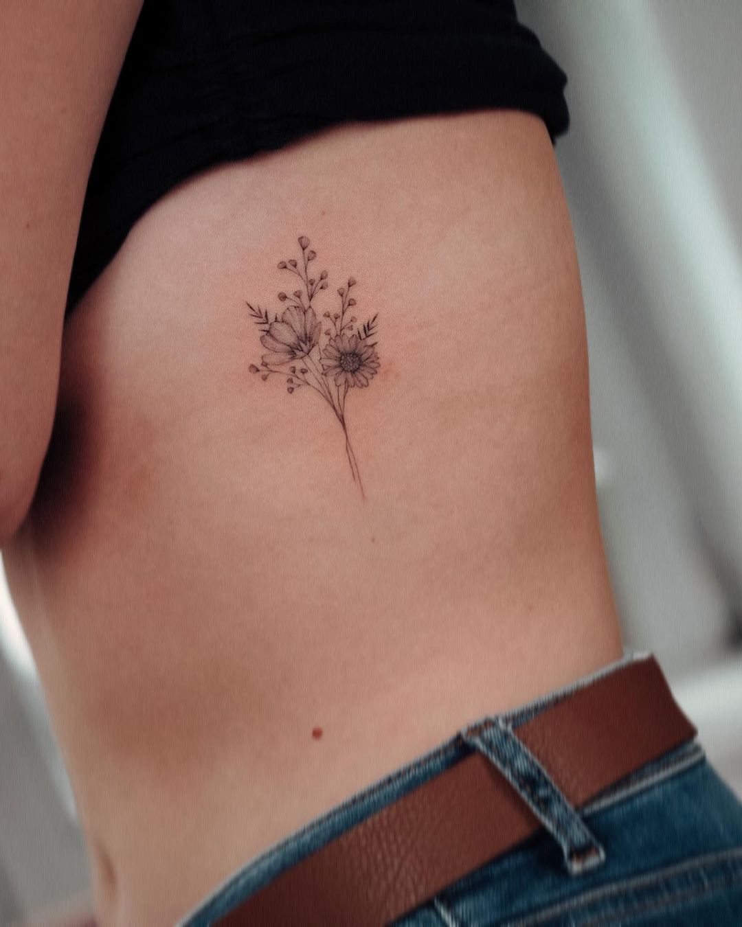Tatuagens Delicadas Na Costela – Tatuagem Na Costela Feminina – AFCBA