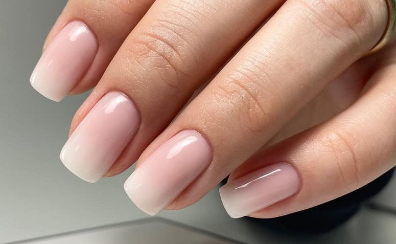 50 fotos de unhas baby boomer para se jogar nessa tendência