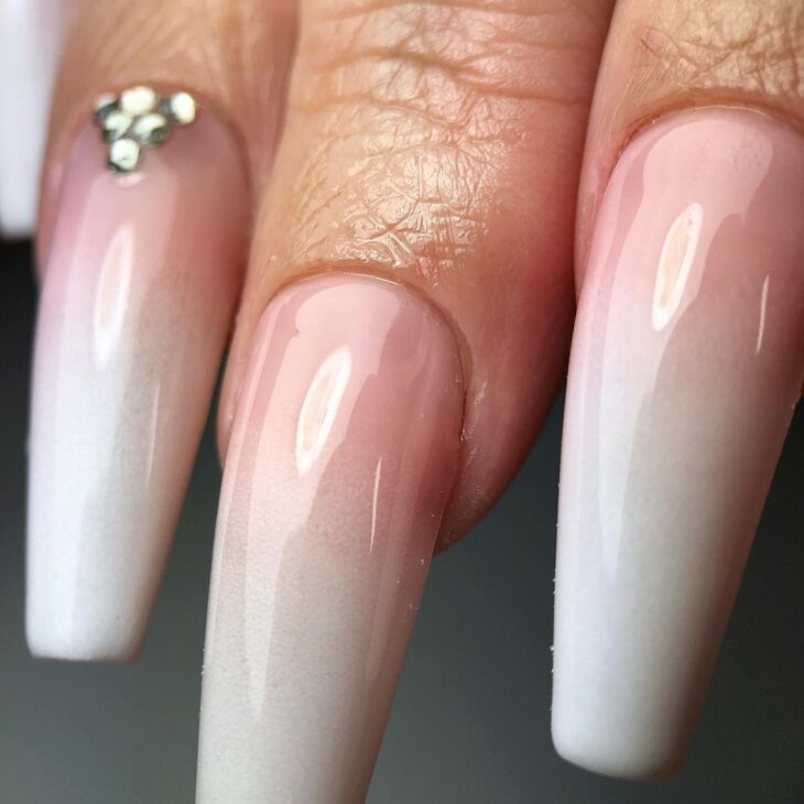 unhas encapsuladas delicadas 29