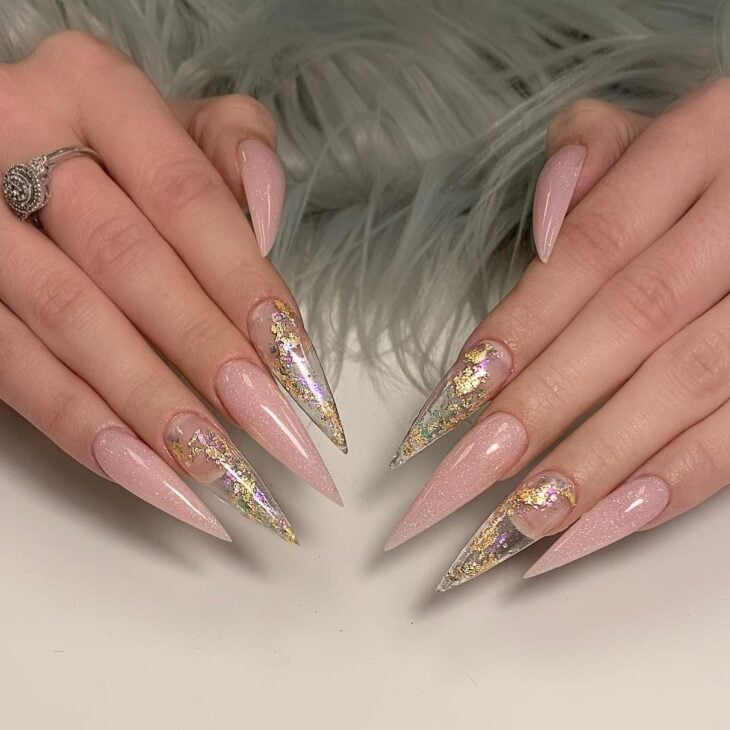 unhas stiletto decoradas 131