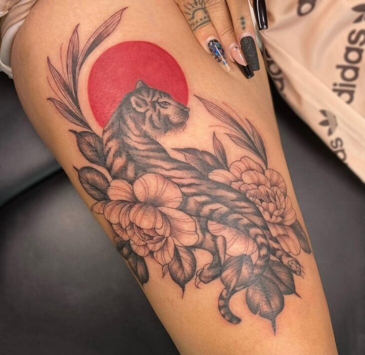 tatuagem na coxa