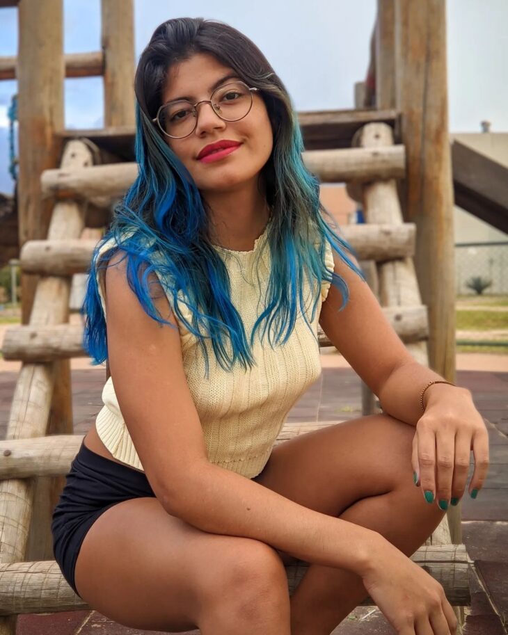 cabelo azul nas pontas 87