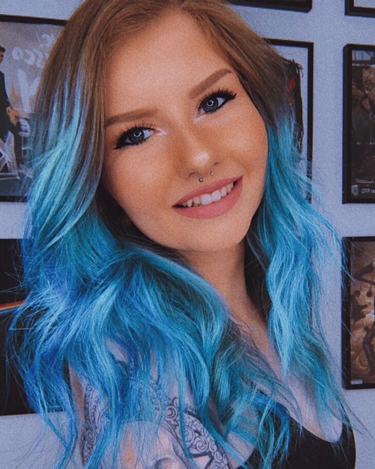 cabelo azul nas pontas 110