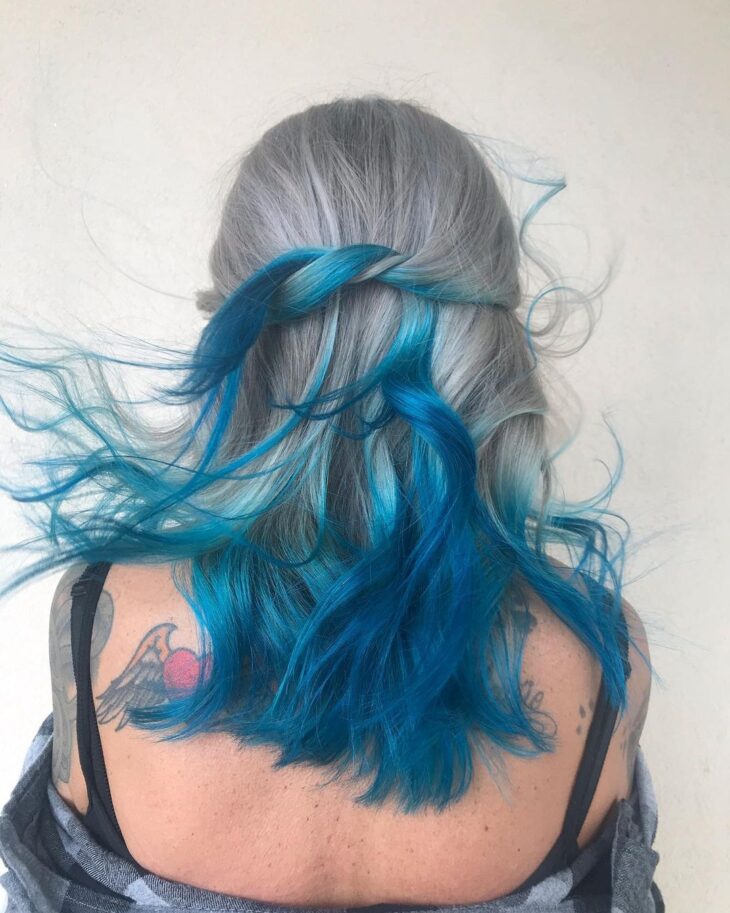 cabelo azul nas pontas 130