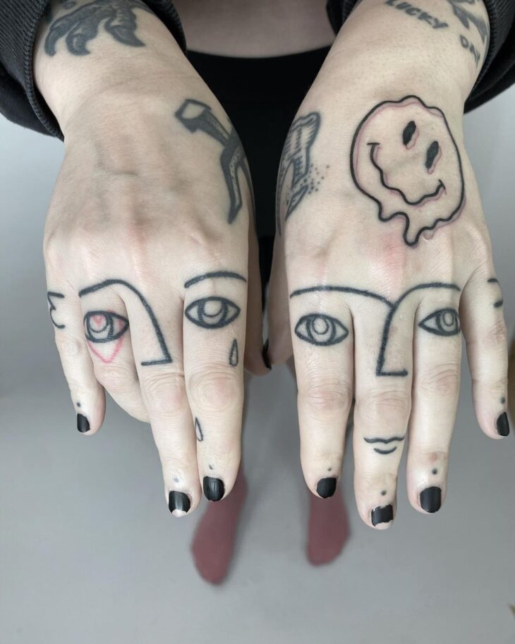 tatuagem na mão 80
