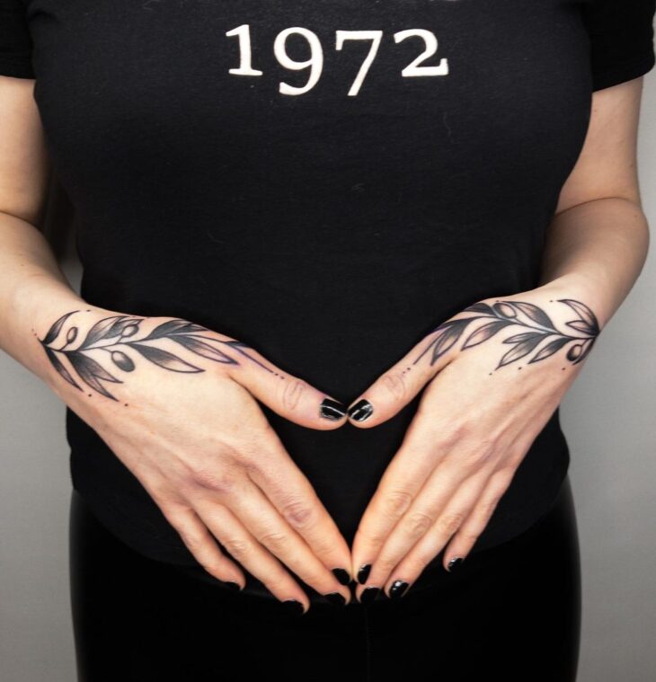 tatuagem na mão 81