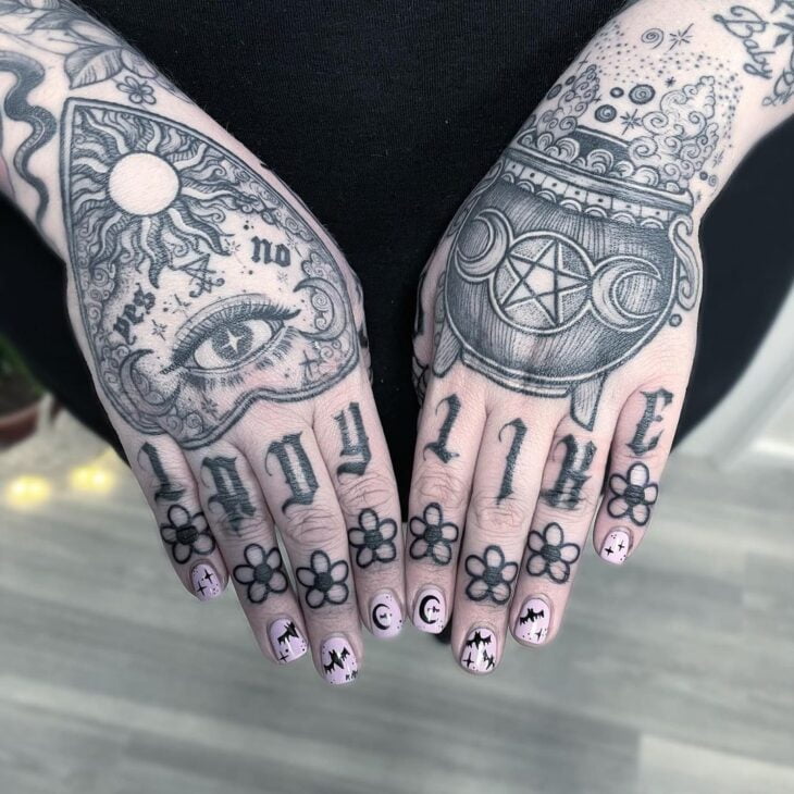 tatuagem na mão 82