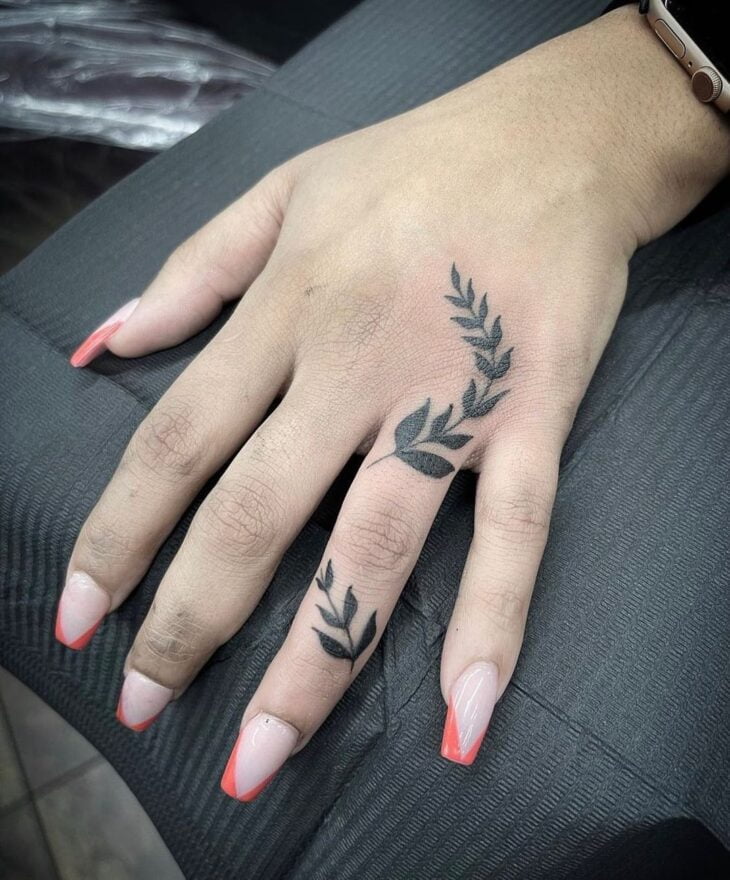 tatuagem na mão 91