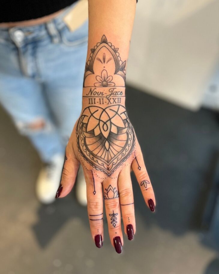 tatuagem na mão 96