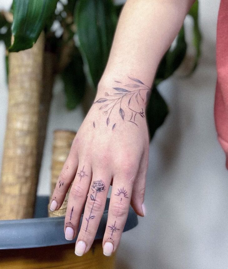 tatuagem na mão 102