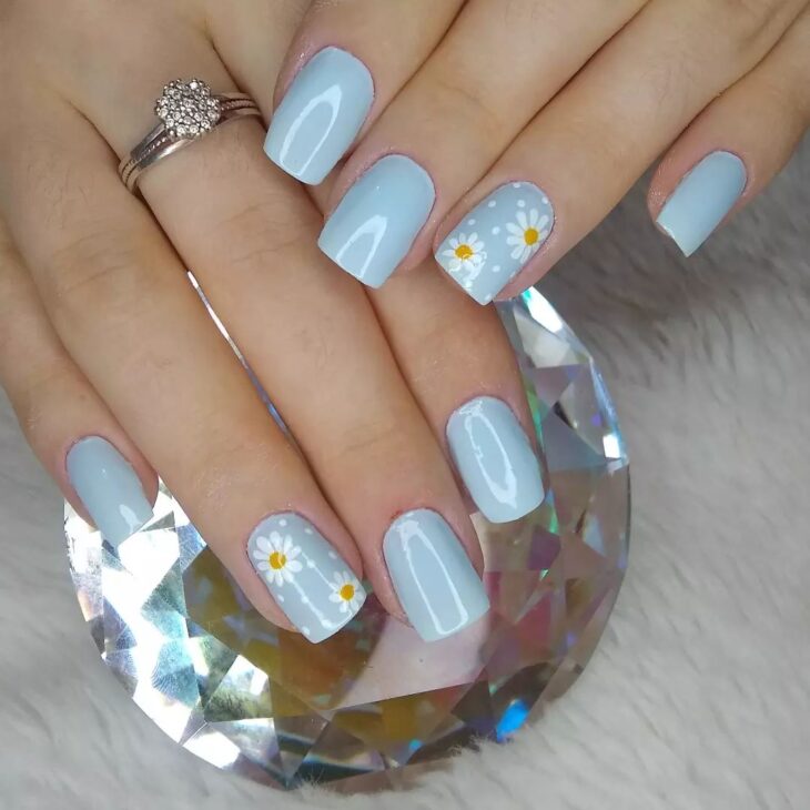 unhas claras decoradas 137