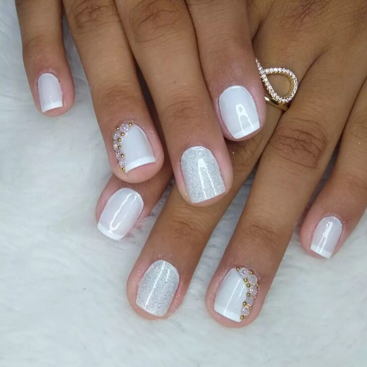 unhas claras decoradas 147