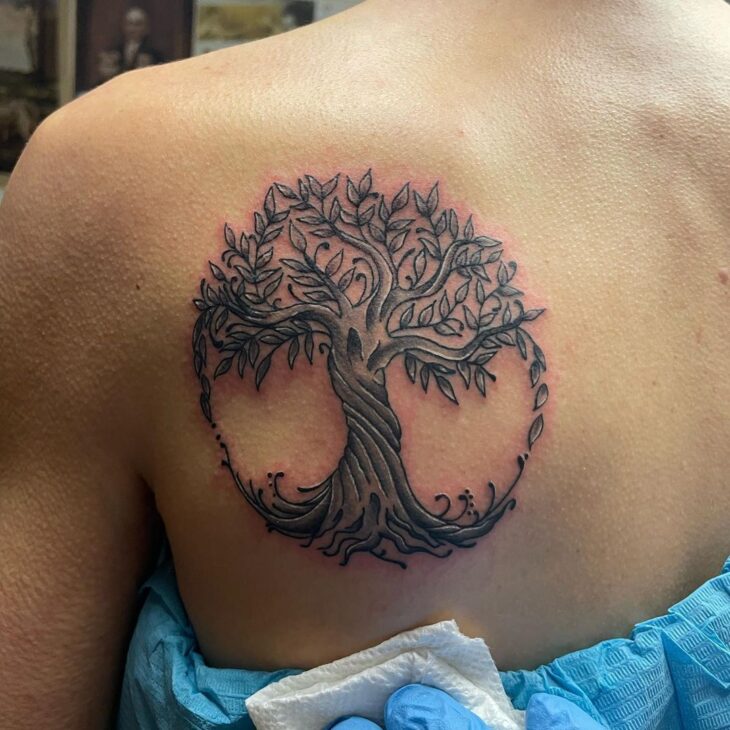 tatuagem de árvore 13