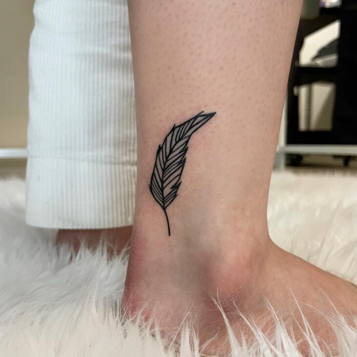 tatuagem feminina no braço 273