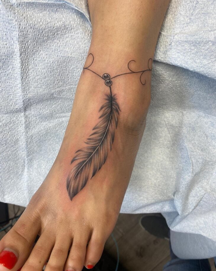 tatuagem feminina no braço 297