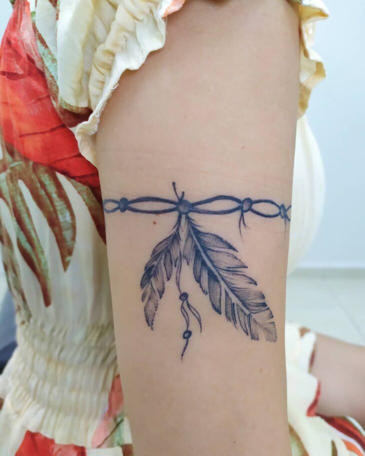 tatuagem feminina no braço 317