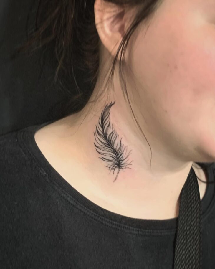 tatuagem feminina no braço 318