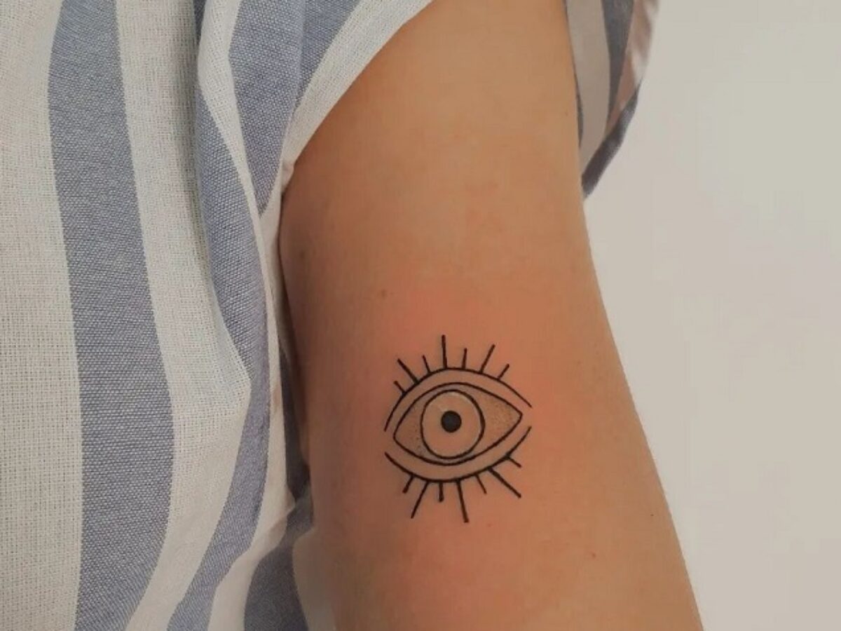 Zé Neto faz primeira tatuagem e escolhe oração: “Para afastar o mal”