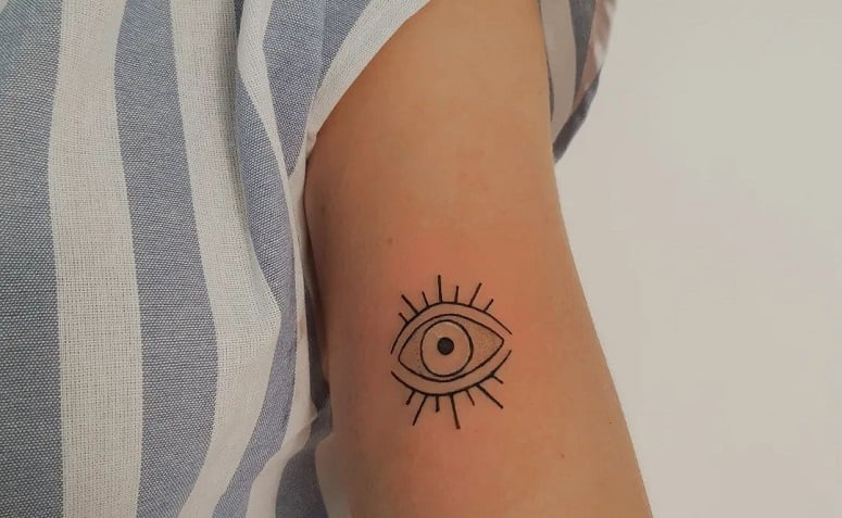 65 ideias de tatuagem de olho grego para uma arte mística na pele