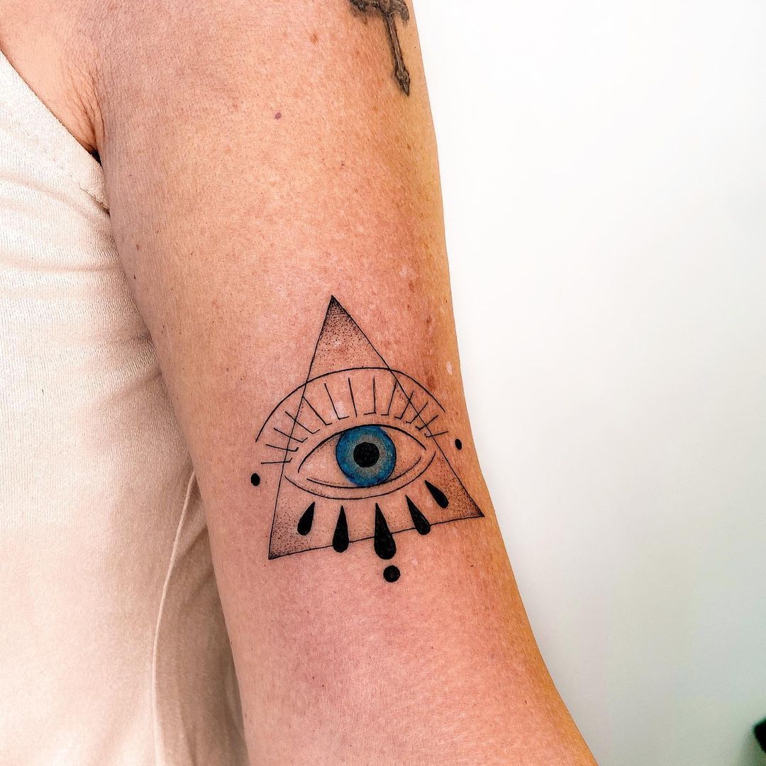 Tatuagem de olho grego: 65 fotos para te ajudar na sua escolha