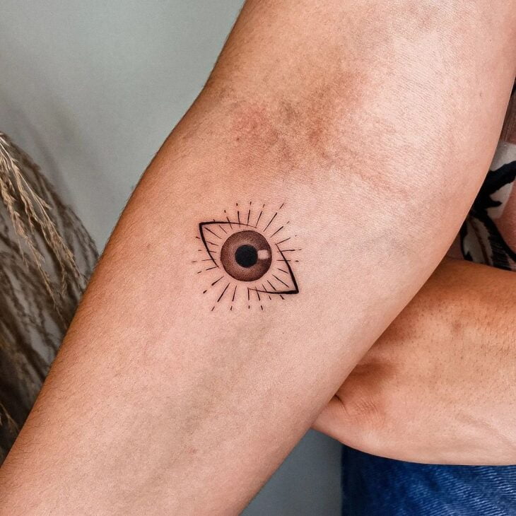 tatuagem de olho grego 82