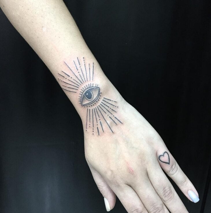 tatuagem de olho grego 107