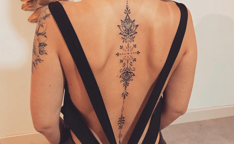 70 fotos de tatuagem de flor de lótus cheias de beleza e simbolismo