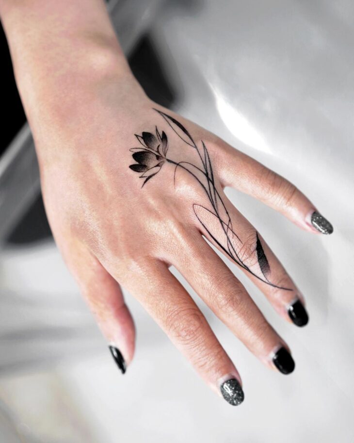 tatuagem de flor de lótus 19