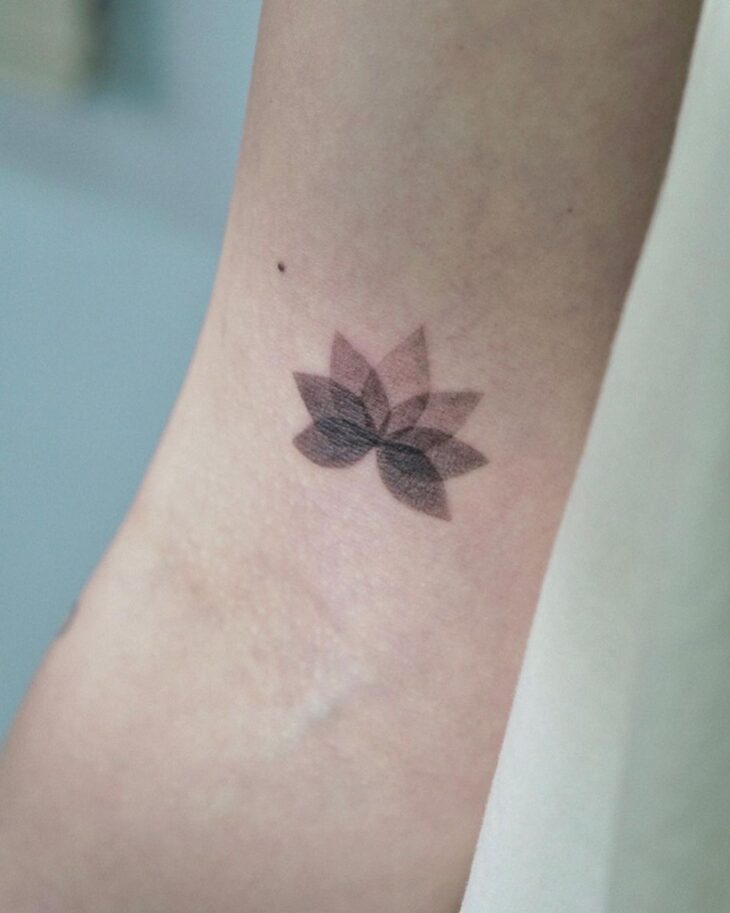 tatuagem de flor de lótus 79