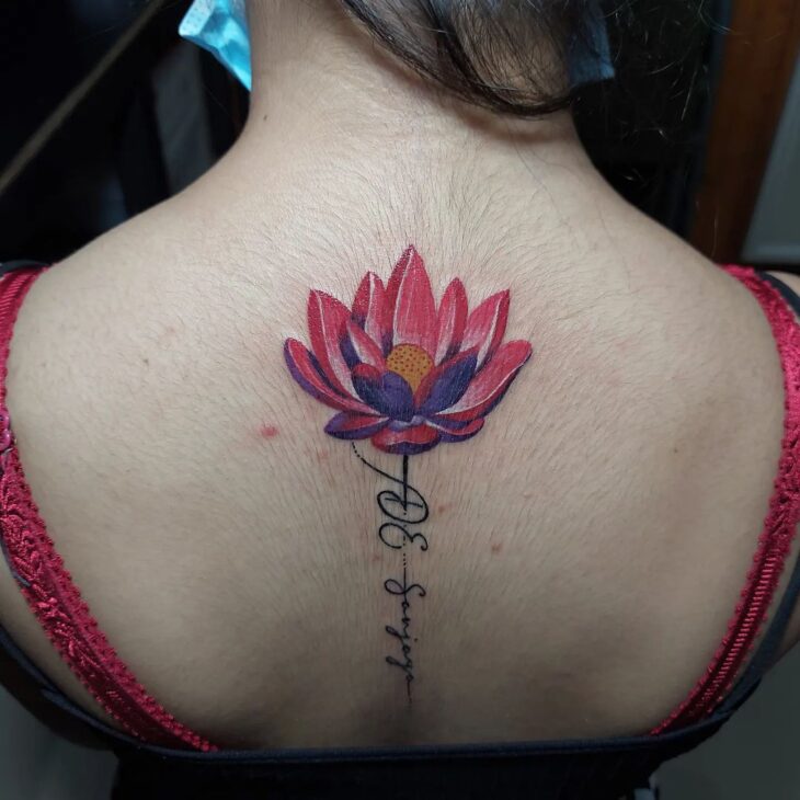 tatuagem de flor de lótus 48