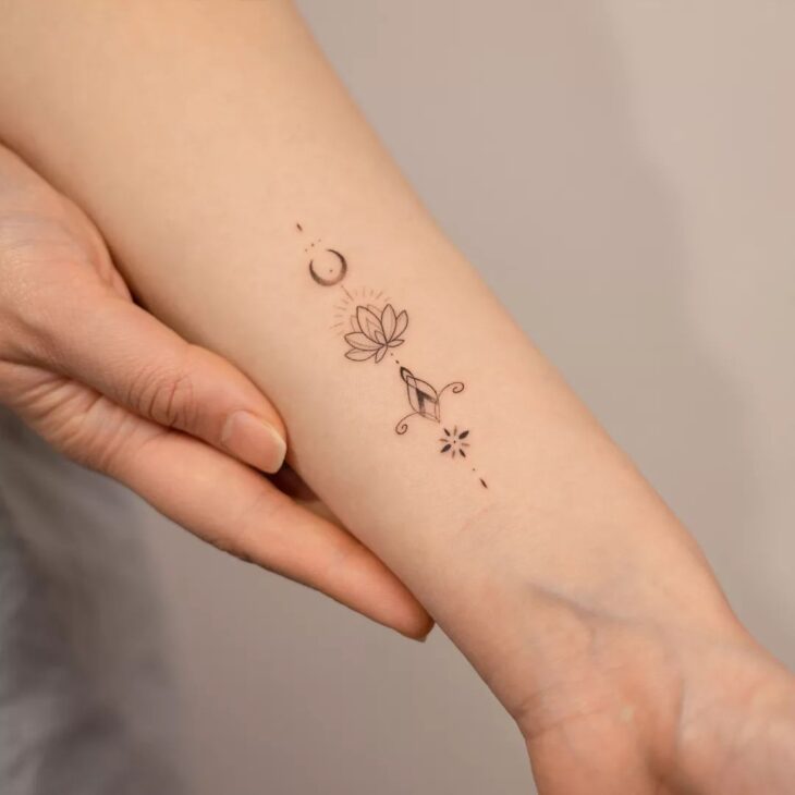 tatuagem de flor de lótus