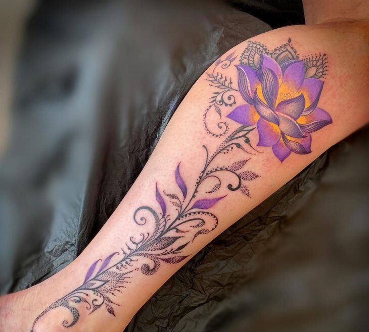 tatuagem de flor de lótus