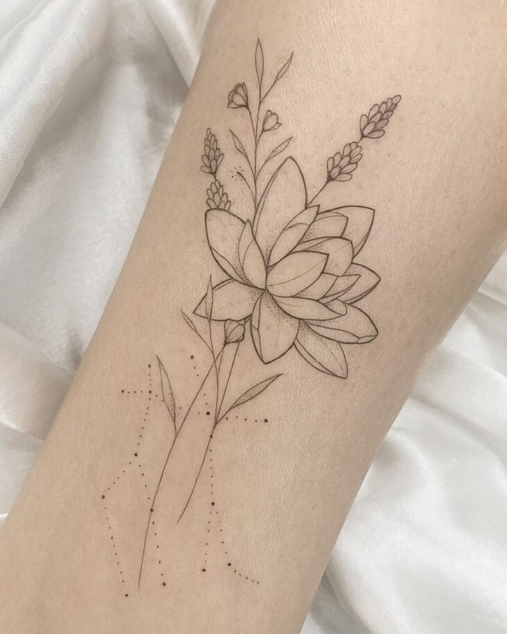 tatuagem de flor de lótus