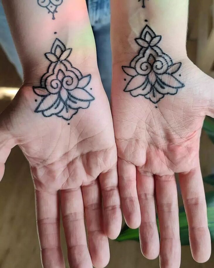 tatuagem de flor de lótus