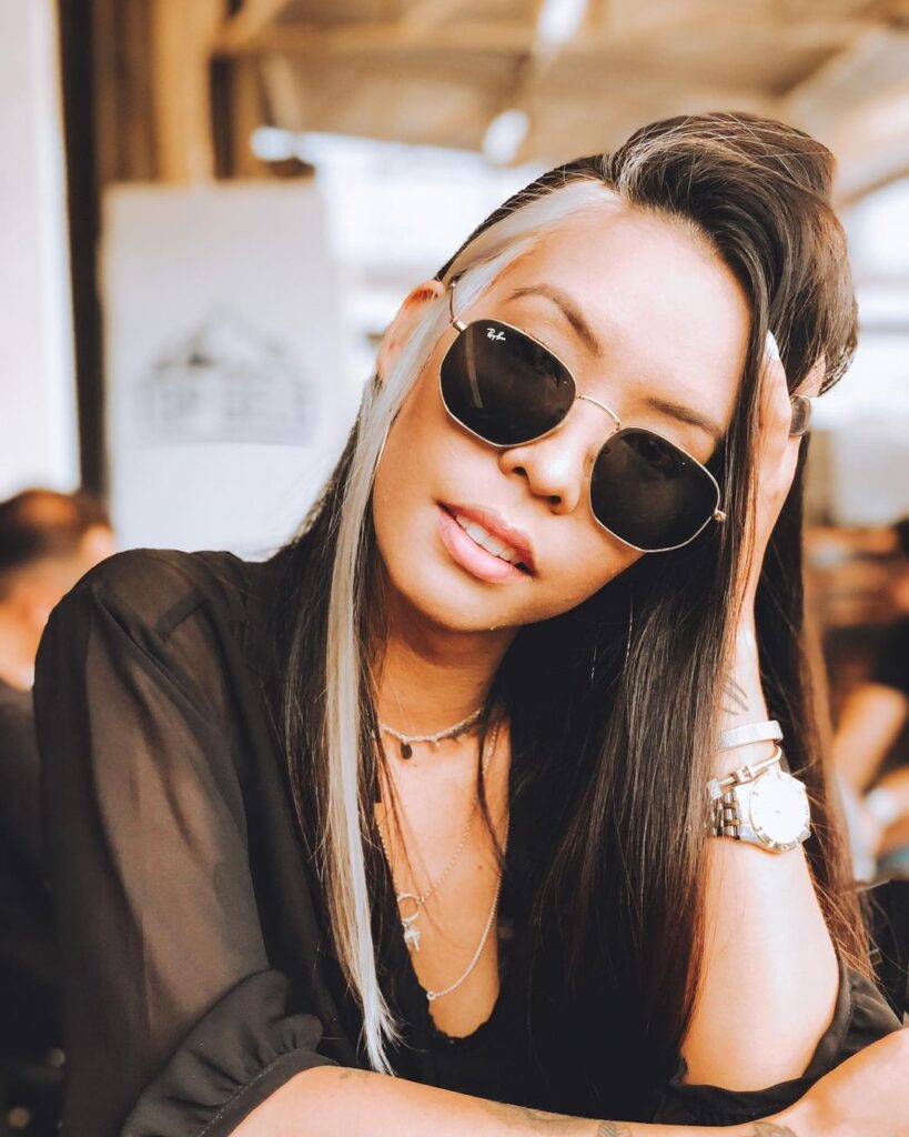 Mecha branca no cabelo: o que é, tutoriais e 40 inspirações