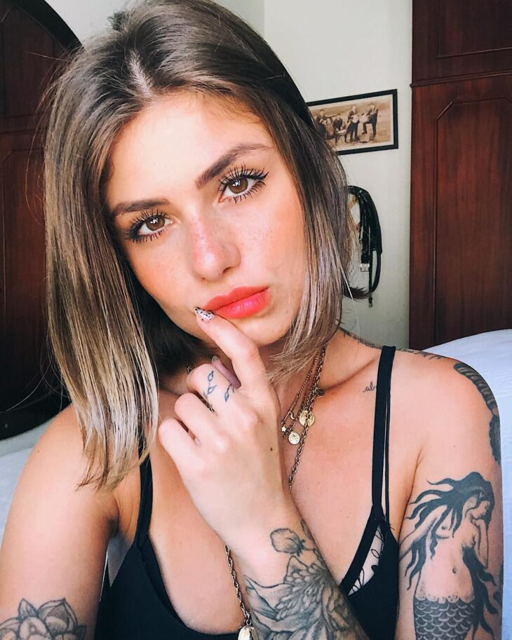 tatuagem feminina no braço 542