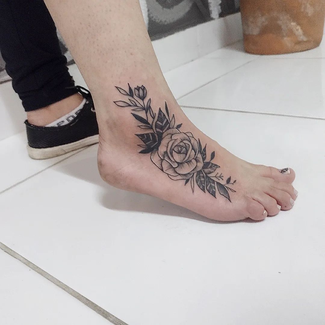 tatuagem no pé 189