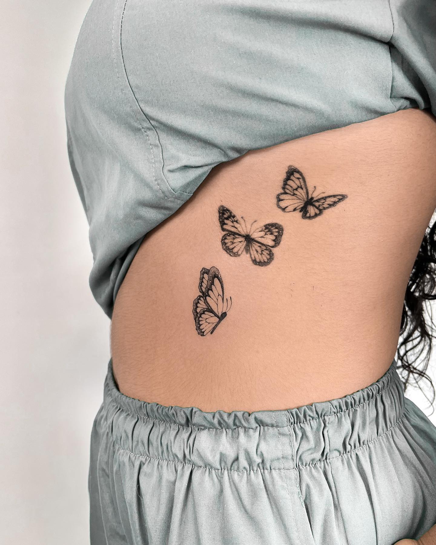 60 melhores frases para tatuagem na costela: inspire-se e escolha a sua