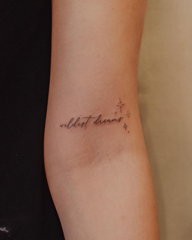 tatuagem feminina delicada frases