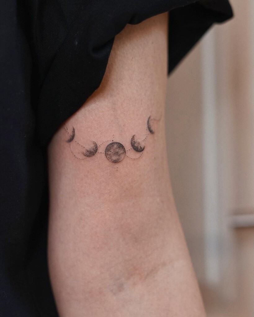 tatuagem feminina fases da lua
