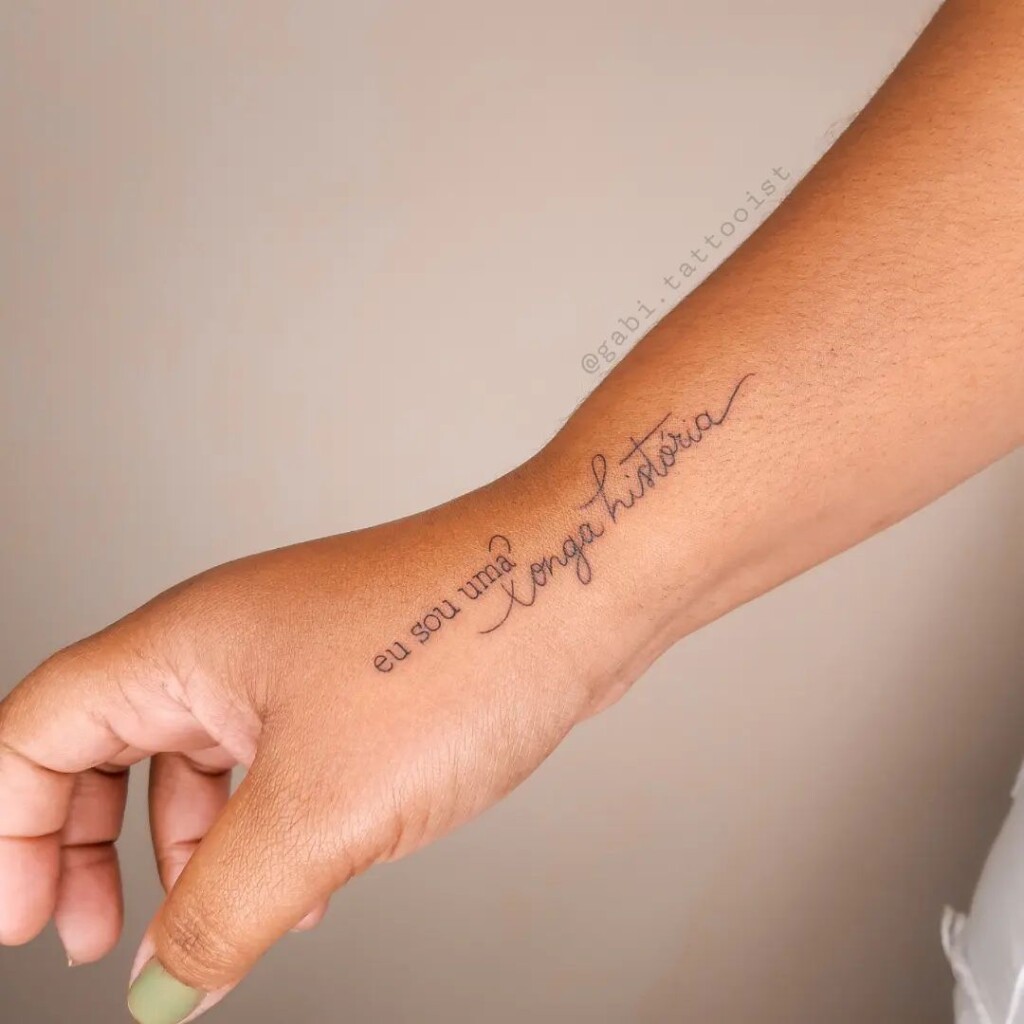 tatuagem feminina frase