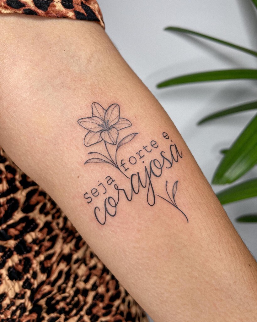 tatuagem feminina seja forte e corajosa
