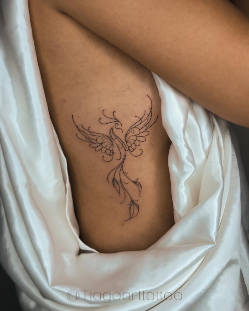 tatuagem feminina fênix