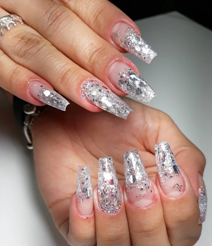 unhas encapsuladas com glitter 41