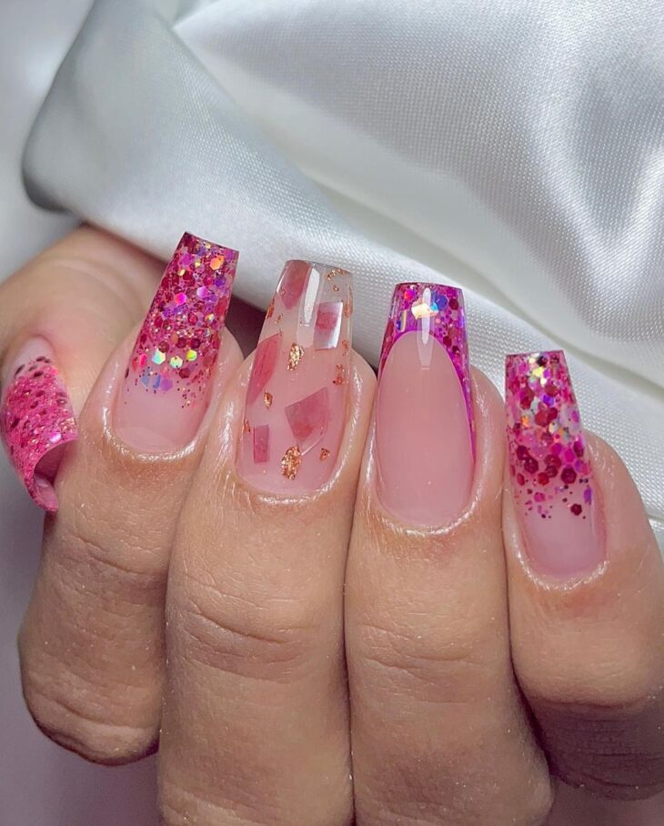 unhas encapsuladas com glitter 55