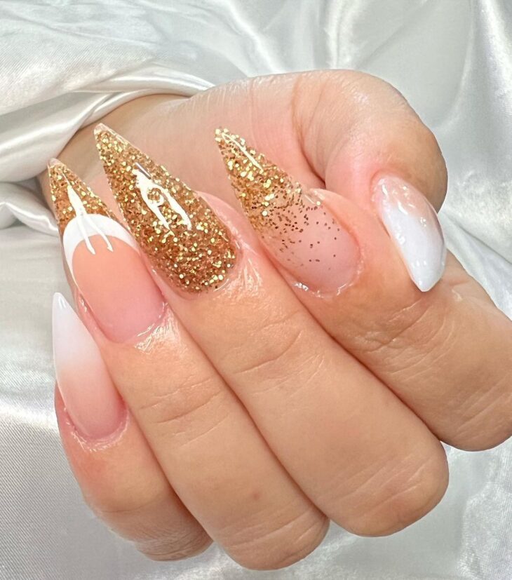 unhas encapsuladas com glitter 61